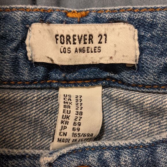 Forever 21 distressed denim jeans size 27 skinny/ straight leg - Picture 6 of 8